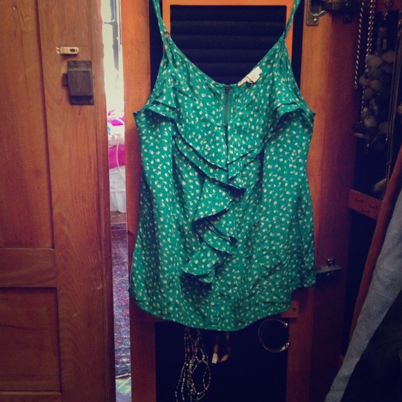 Floral slightly cropped tank!