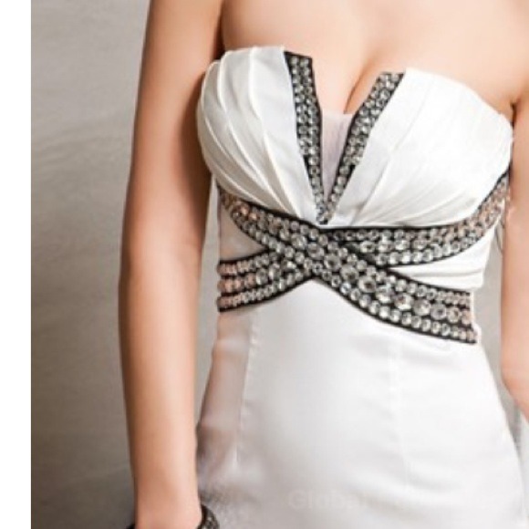 🚫Sold to mimol white embellished silk dress NWOT
