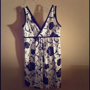 Beautiful B&W dress!!