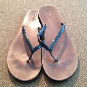 Clarks Flip Flops ❤