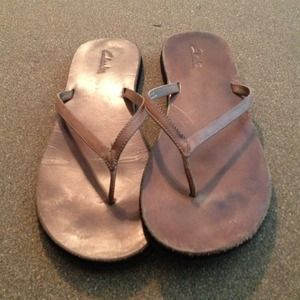 Clarks Flip Flops ❤