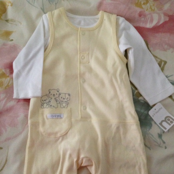Cute unisex  outfit for 6-9 month old - Picture 2 of 2