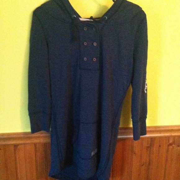 New navy pullover - Picture 1 of 4