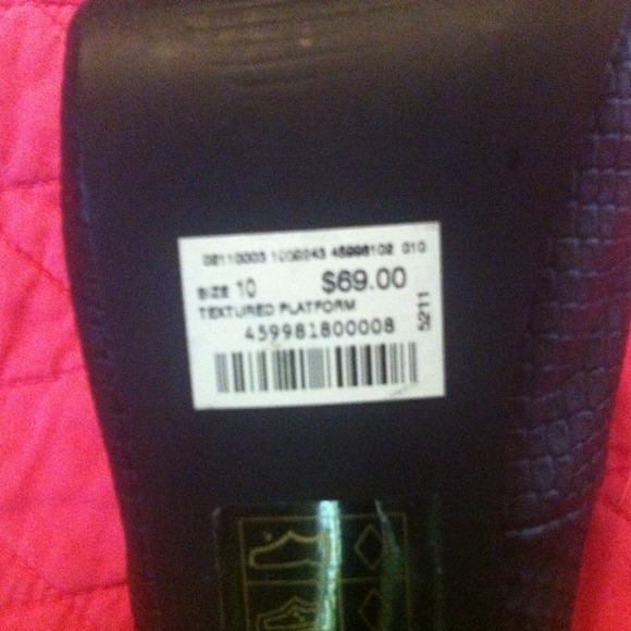 Textured sling back platforms - Picture 2 of 3