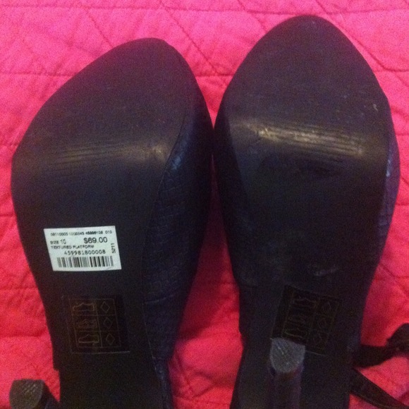 Textured sling back platforms - Picture 3 of 3