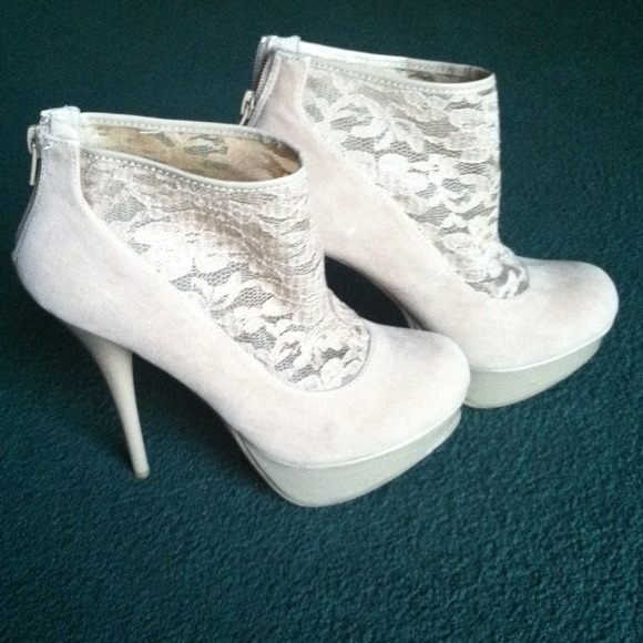 Lace taupe heels - Picture 1 of 2