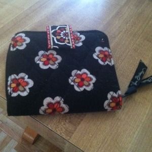VERA BRADLEY wallet!!