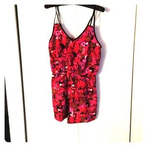 Silk floral romper size Meduim