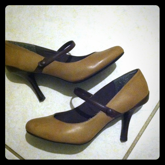 🚨sold🚨Liz&co tan&brown  size 6