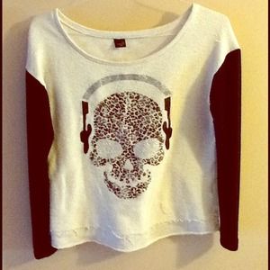 Scull w/ Headphones Shirt!💀💀👌👌