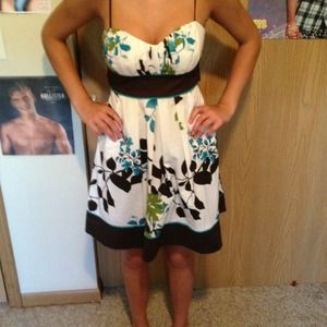 Spring/summer time flowery dress!