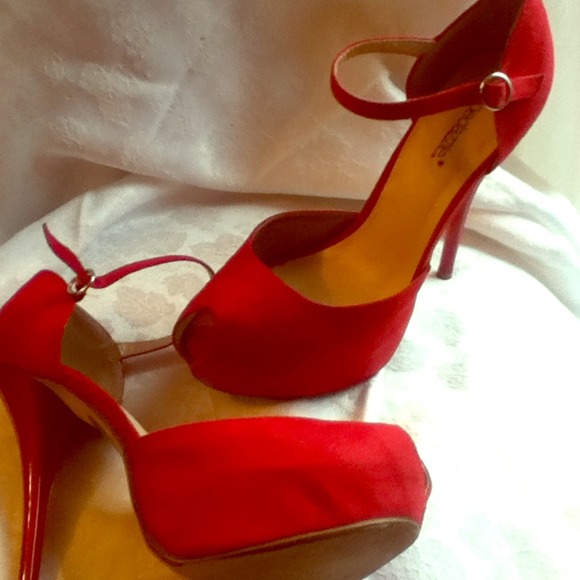 Red Gorgeous high sexy heels for a steal!