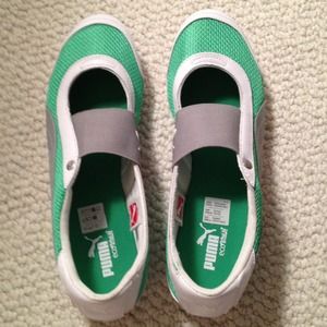 Pumas--never worn!! JUST REDUCED!