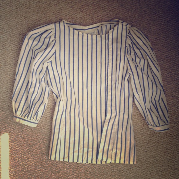 Vintage sailor-inspired top with blue stripes 🏠