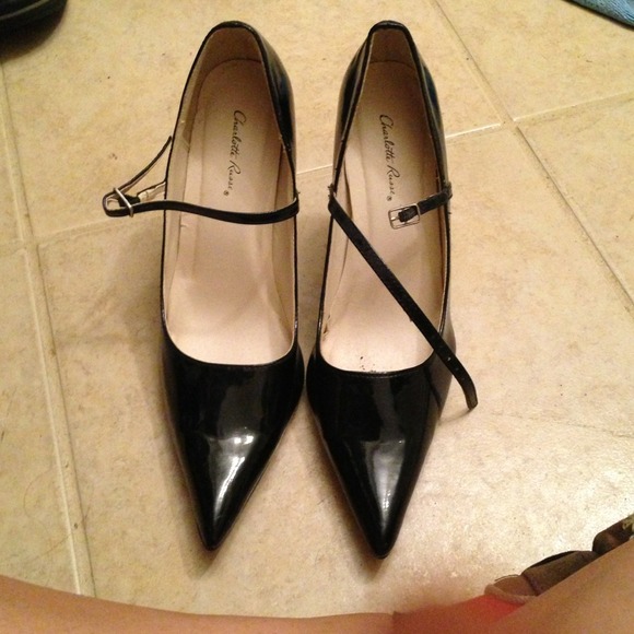 Black pointy toe heels