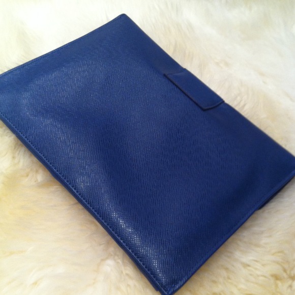 Gorgeous Blue Envelope shoulder clutch - Picture 3 of 3