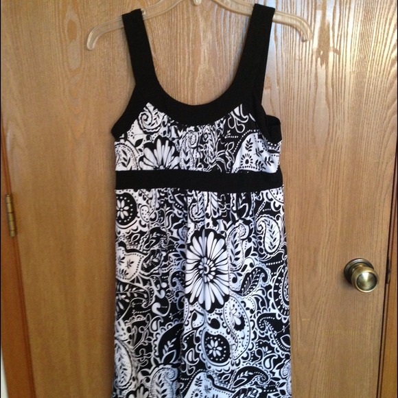 Black and white print dress!