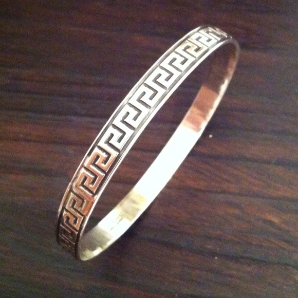 Jewelry - GIFT IDEA **🎉HOST PICK🎉** Sterling S Bangle