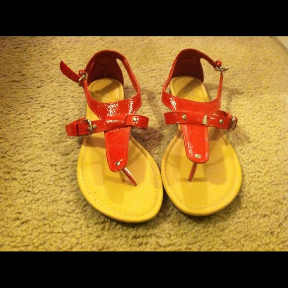 ✨✨SOLD✨✨Red thong sandals