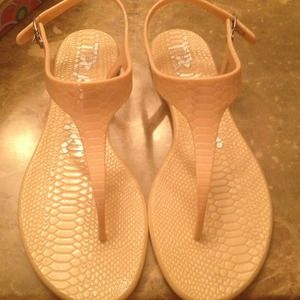 Beige scandals size 10