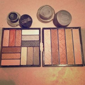 Eye make up on hold ✋✋