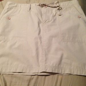 🎀Bundle of 3 pants one skirt and sweater🎀