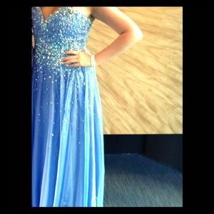 Selling prom dress, paid $350 for it. Worn once