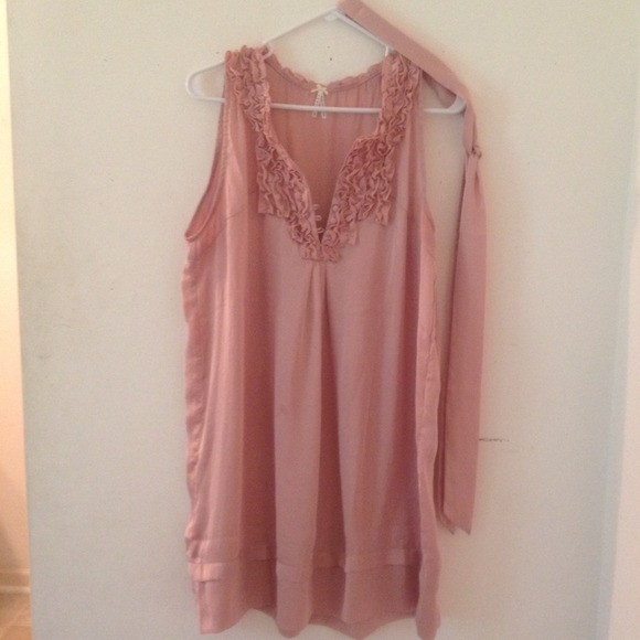 👉SOLD BUNDLED👈Beautiful rose long blouse