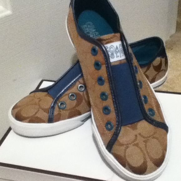 ****Reserved*****Coach lace less tennis