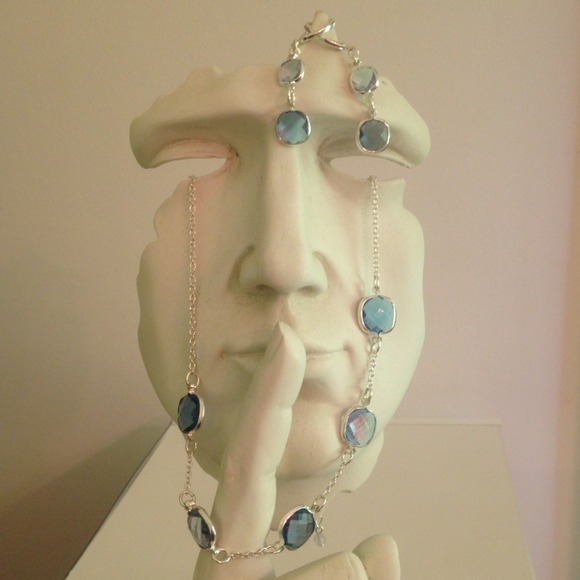 💋SOLD IN BUNDLE💋 blue 3 piece necklace set