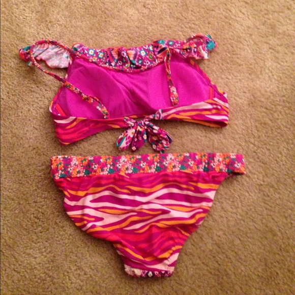 REDUCED NOT WORN🎀Multi-color multi-print swimwear - Picture 2 of 2