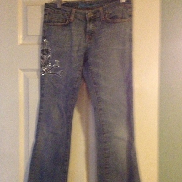 Used JEANS w/ Skull Rhinestone appliqué