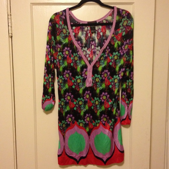 Gorgeous graphic print dress!