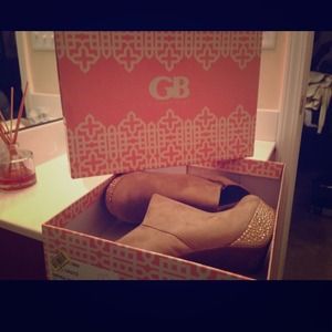 Gia bini jeweled thick heels size "8.5