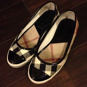 Burberry flat shoes AUTHENTIC