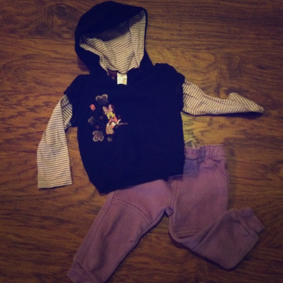 ❌SOLD❌Minnie 24mos jogging suit