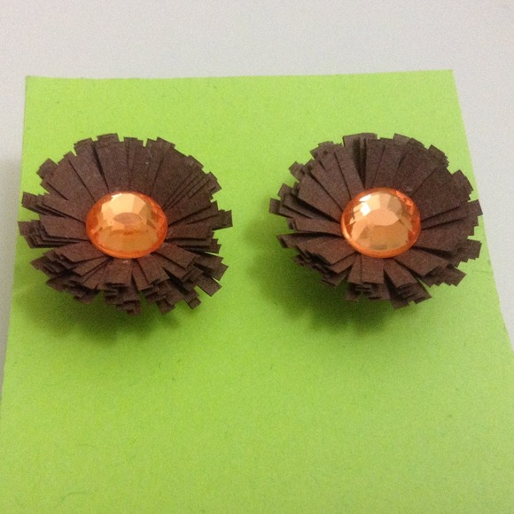 Handmade quilled earrings YAY HOST PICK 11/3 - Picture 2 of 3