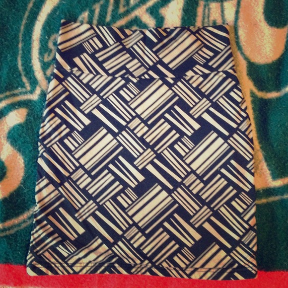 💌SOLD ON EBAY💌Bodycon brown/black pattern skirt