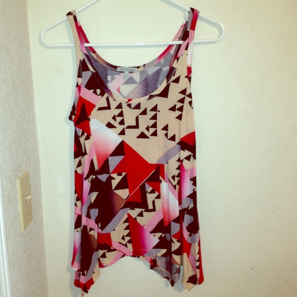 💌SOLD ON EBAY💌Flowy pattern tank top