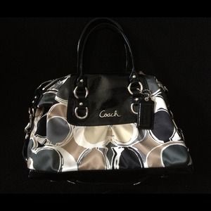 Coach-Ashely satchel