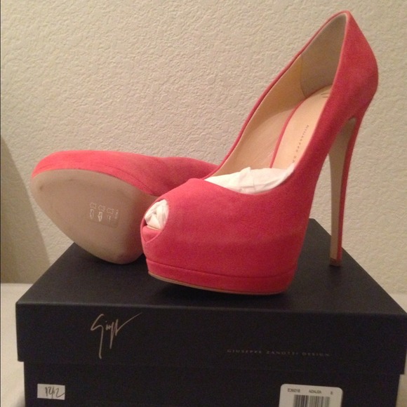 Giuseppe Zanotti Sharon 105 Pumps *brand new*