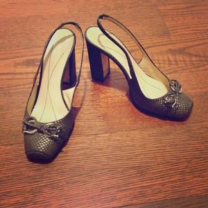 Snakeskin print brown sling back pump