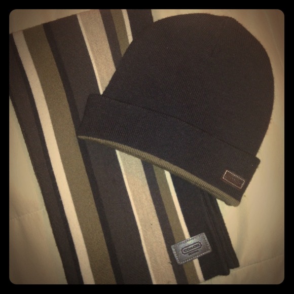 🌂Authentic Coach Scarf & Beanie Set🌂