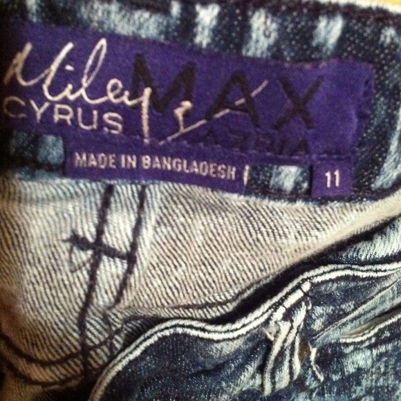 Stonewashed jeans! ;) - Picture 2 of 3