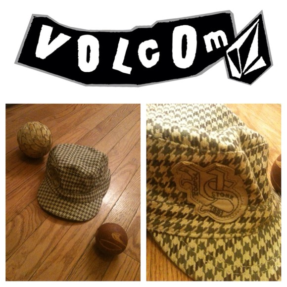 ❤Cute Little Volcom Hat❤