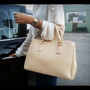 ❤On hold for madilov3❤BEIGE High Quality Bag
