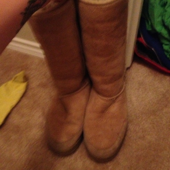 Authentic uggs. 🚫🚫🚫Reserved🚫🚫🚫 @mteisa