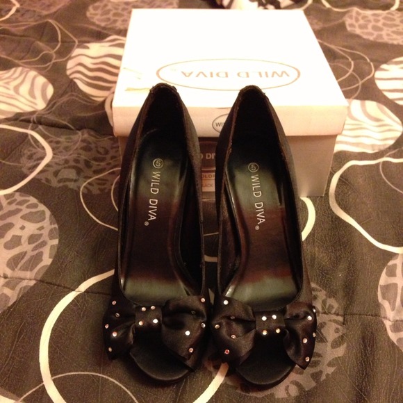 Wild Diva Size 5 Heels