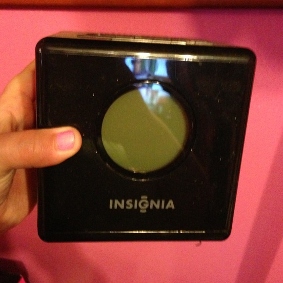 iPod touch charger and radio