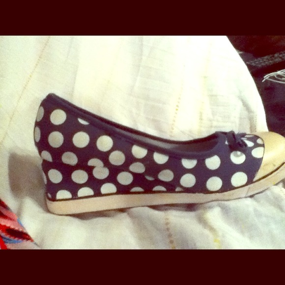 Navy blue and white platform pokka dot shoes